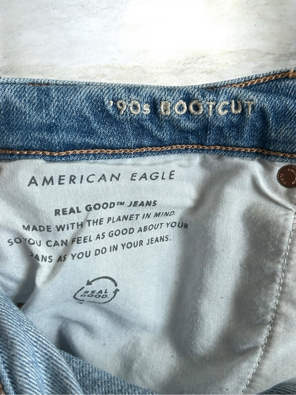 American Eagle Outfitters Light Wash Distressed 90s Bootcut Jeans - Picture 3 of 7